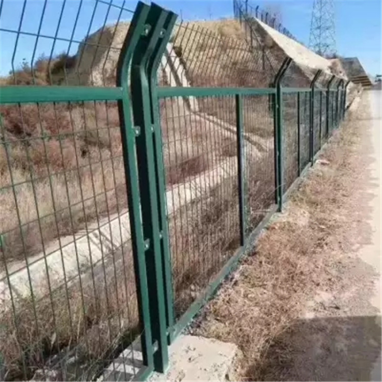 鐵路護欄網案例展示